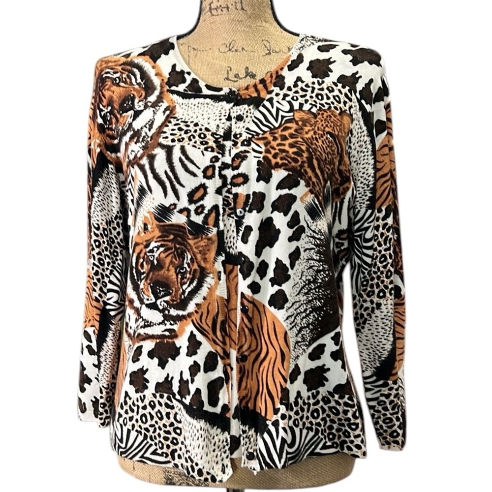 Elizabeth EC Animal print 2 piece cardigan and sleeveless sweater set. Size XL